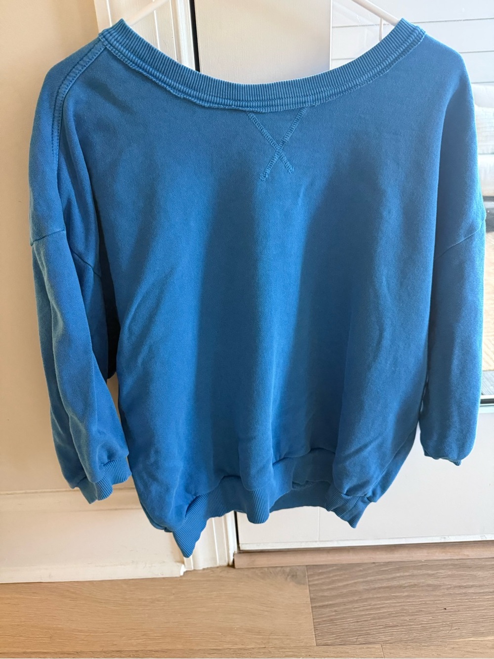 The Niki Bubble Sweatshirt by Pilcro:
Embroidered Edition size L - Picture 6 of 8